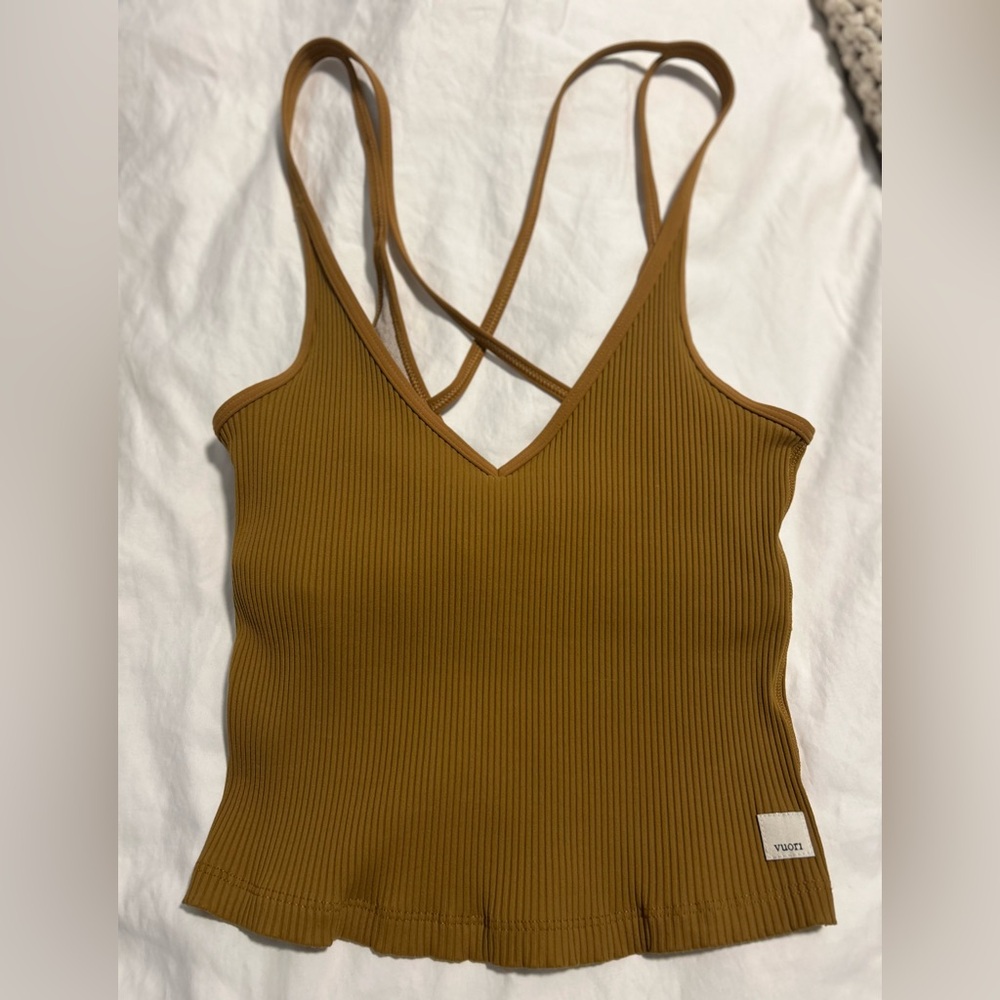 2 Vuori ribbed athletic tanks
